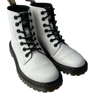 Dr. Martens AW004 Leather Combat Boots Women’s Size 6  (White)